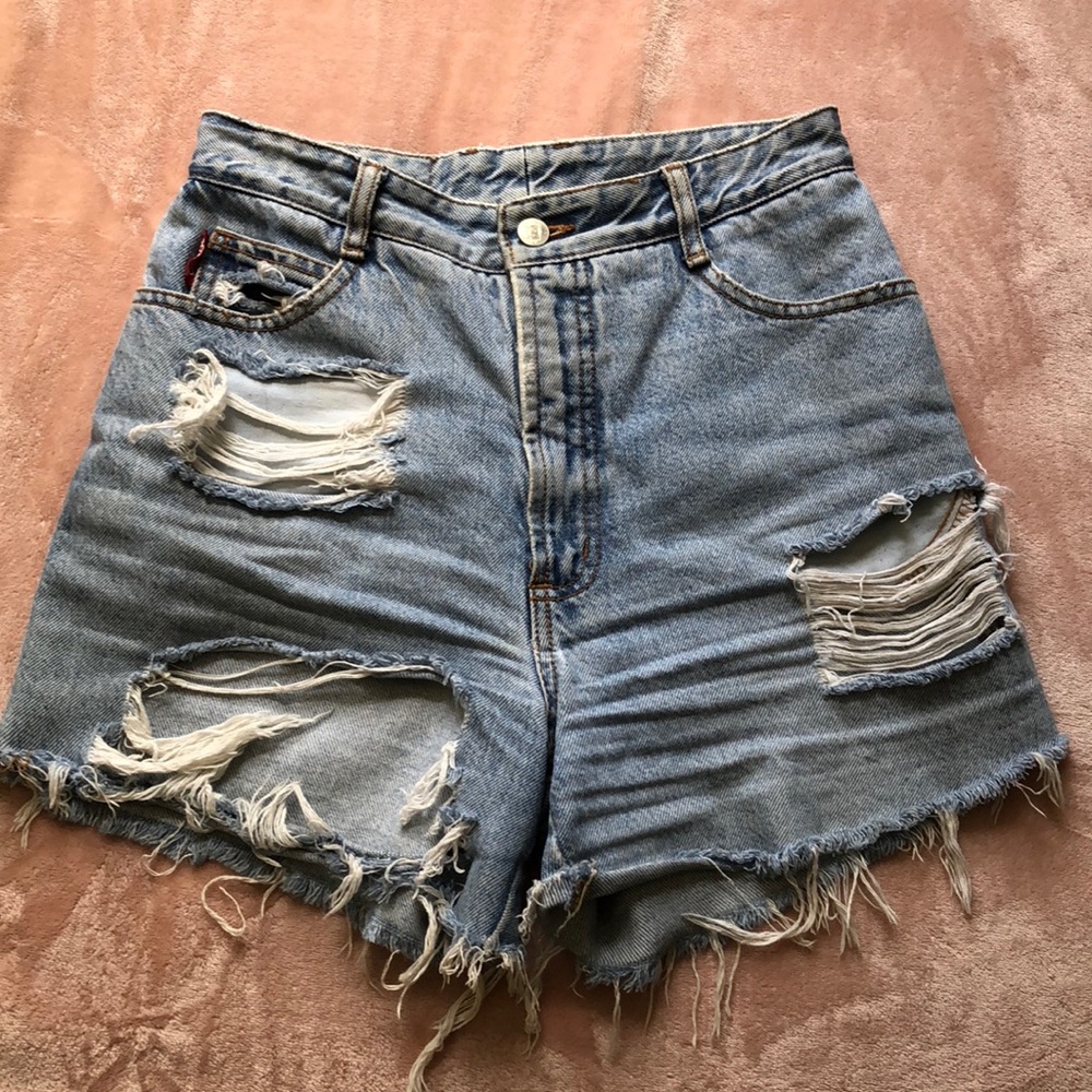 Vintage high waisted jean shorts distressed 27